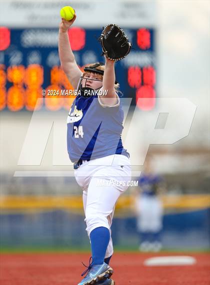 Thumbnail 3 in Bishop Grimes vs Cato-Meridian photogallery.
