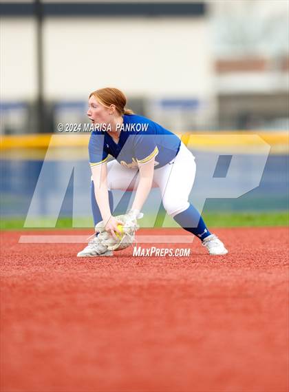 Thumbnail 2 in Bishop Grimes vs Cato-Meridian photogallery.