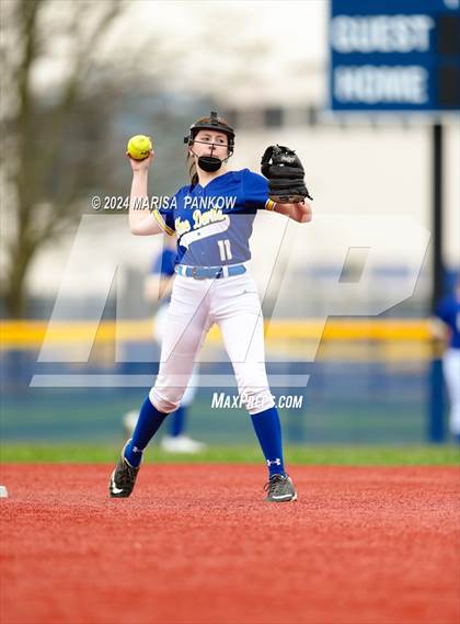 Thumbnail 2 in Bishop Grimes vs Cato-Meridian photogallery.