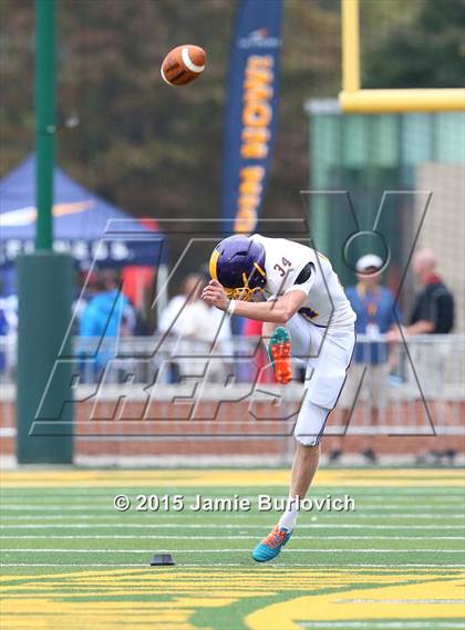 Thumbnail 3 in De La Salle Collegiate vs. King (Tim Horton Prep Kickoff Classic) photogallery.