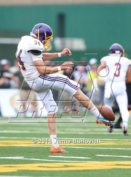 Thumbnail 3 in De La Salle Collegiate vs. King (Tim Horton Prep Kickoff Classic) photogallery.