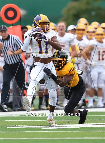 Thumbnail 3 in De La Salle Collegiate vs. King (Tim Horton Prep Kickoff Classic) photogallery.