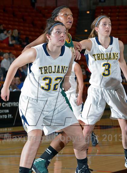 Thumbnail 2 in Oak Ridge vs. Kennedy (CIF SJS D1 Semifinal) photogallery.