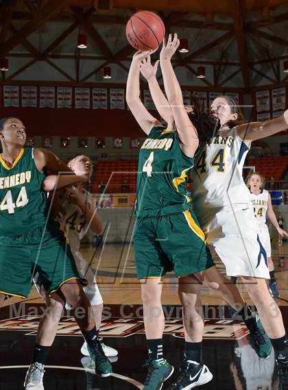 Thumbnail 2 in Oak Ridge vs. Kennedy (CIF SJS D1 Semifinal) photogallery.