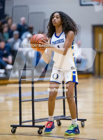 Thumbnail 1 in Simeon vs. Vashon (Bank of O'Fallon Shootout) photogallery.