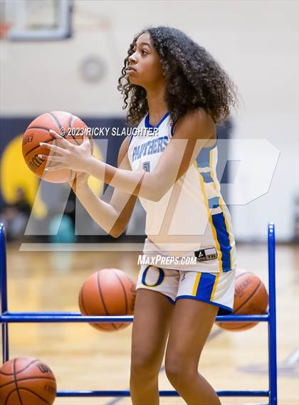 Thumbnail 3 in Simeon vs. Vashon (Bank of O'Fallon Shootout) photogallery.