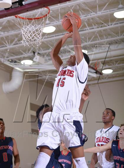 Thumbnail 1 in Brentwood School vs. Bellarmine-Jefferson (MaxPreps Holiday Classic) photogallery.