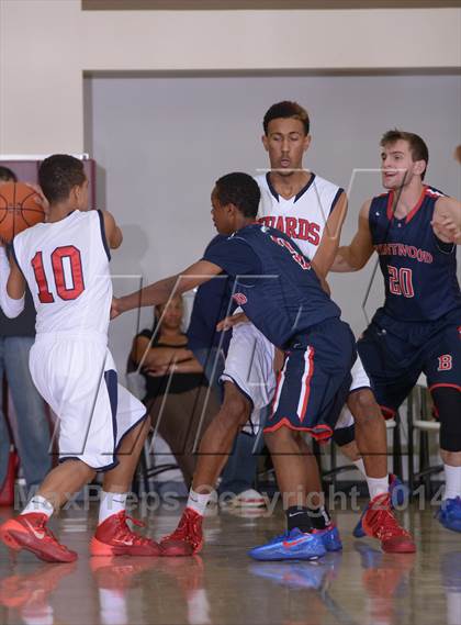 Thumbnail 1 in Brentwood School vs. Bellarmine-Jefferson (MaxPreps Holiday Classic) photogallery.