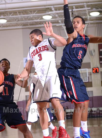 Thumbnail 3 in Brentwood School vs. Bellarmine-Jefferson (MaxPreps Holiday Classic) photogallery.