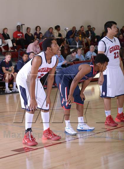 Thumbnail 1 in Brentwood School vs. Bellarmine-Jefferson (MaxPreps Holiday Classic) photogallery.