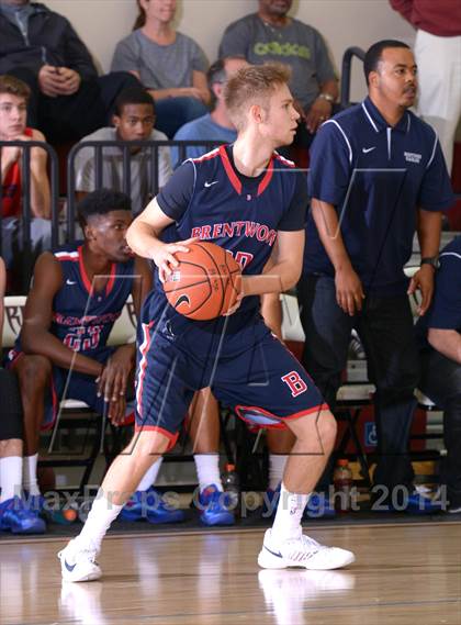 Thumbnail 1 in Brentwood School vs. Bellarmine-Jefferson (MaxPreps Holiday Classic) photogallery.
