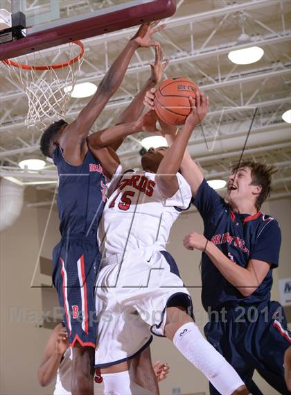 Thumbnail 1 in Brentwood School vs. Bellarmine-Jefferson (MaxPreps Holiday Classic) photogallery.