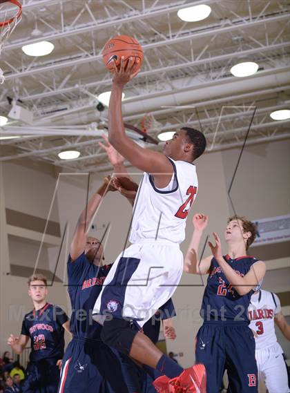 Thumbnail 3 in Brentwood School vs. Bellarmine-Jefferson (MaxPreps Holiday Classic) photogallery.
