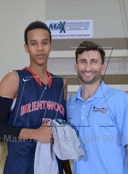 Thumbnail 2 in Brentwood School vs. Bellarmine-Jefferson (MaxPreps Holiday Classic) photogallery.