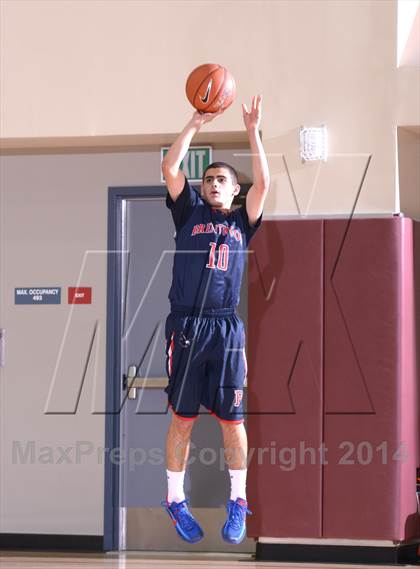 Thumbnail 3 in Brentwood School vs. Bellarmine-Jefferson (MaxPreps Holiday Classic) photogallery.