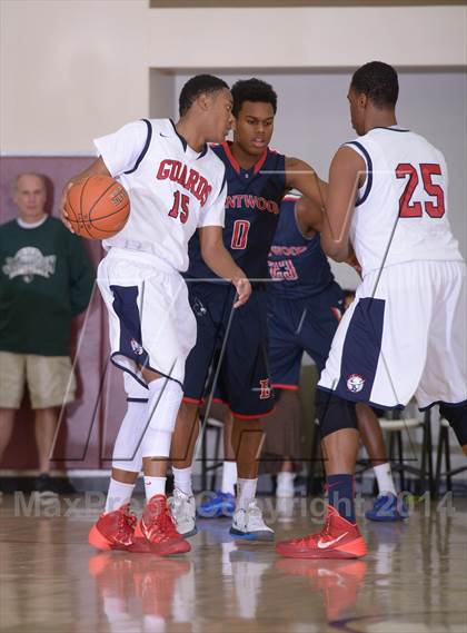 Thumbnail 1 in Brentwood School vs. Bellarmine-Jefferson (MaxPreps Holiday Classic) photogallery.