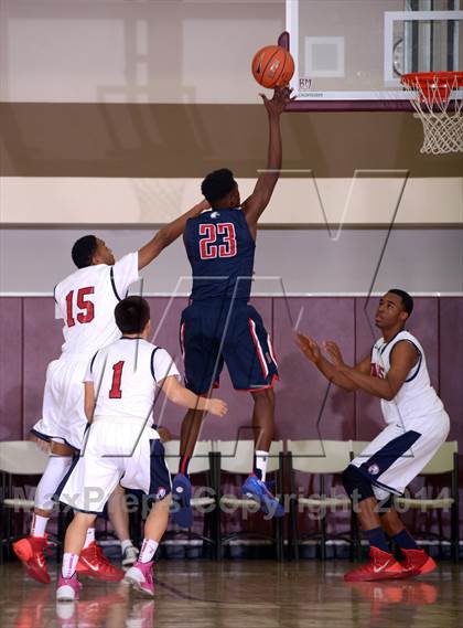 Thumbnail 1 in Brentwood School vs. Bellarmine-Jefferson (MaxPreps Holiday Classic) photogallery.