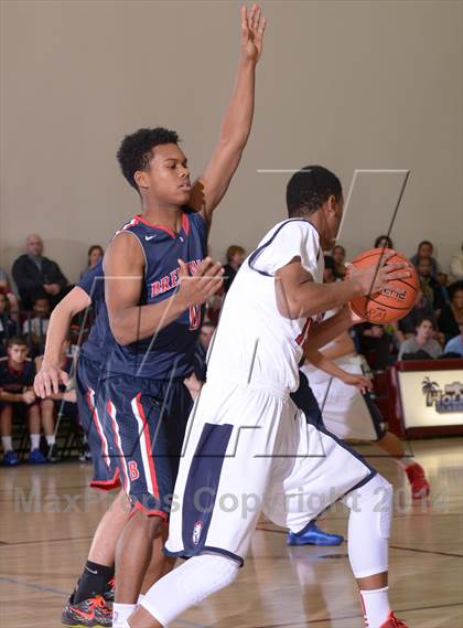 Thumbnail 1 in Brentwood School vs. Bellarmine-Jefferson (MaxPreps Holiday Classic) photogallery.