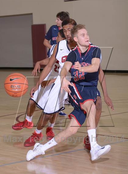 Thumbnail 2 in Brentwood School vs. Bellarmine-Jefferson (MaxPreps Holiday Classic) photogallery.