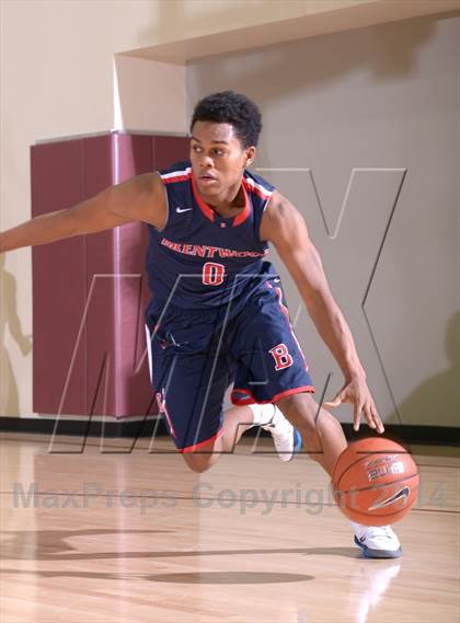 Thumbnail 2 in Brentwood School vs. Bellarmine-Jefferson (MaxPreps Holiday Classic) photogallery.