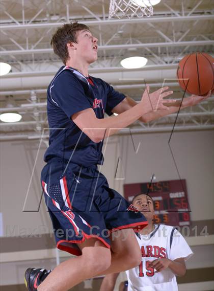 Thumbnail 1 in Brentwood School vs. Bellarmine-Jefferson (MaxPreps Holiday Classic) photogallery.