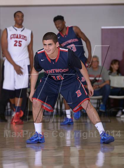 Thumbnail 2 in Brentwood School vs. Bellarmine-Jefferson (MaxPreps Holiday Classic) photogallery.