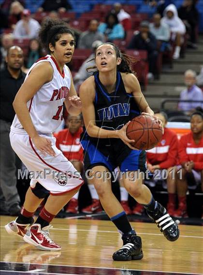 Thumbnail 2 in Windward vs. St. Mary's (CIF State D4 Final) photogallery.