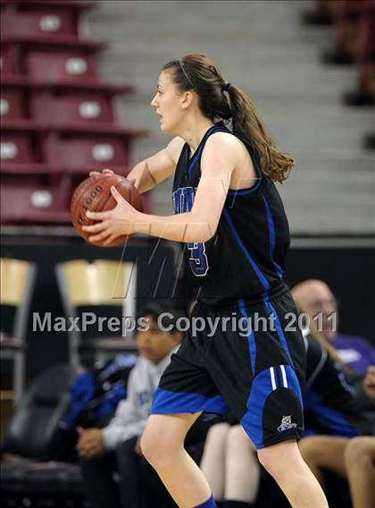 Thumbnail 3 in Windward vs. St. Mary's (CIF State D4 Final) photogallery.