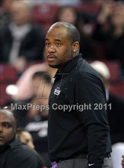 Thumbnail 1 in Windward vs. St. Mary's (CIF State D4 Final) photogallery.
