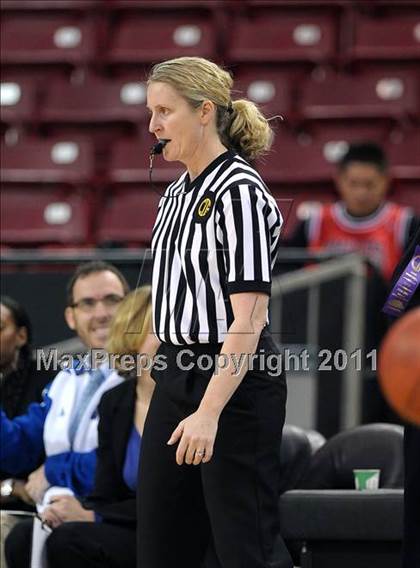 Thumbnail 1 in Windward vs. St. Mary's (CIF State D4 Final) photogallery.