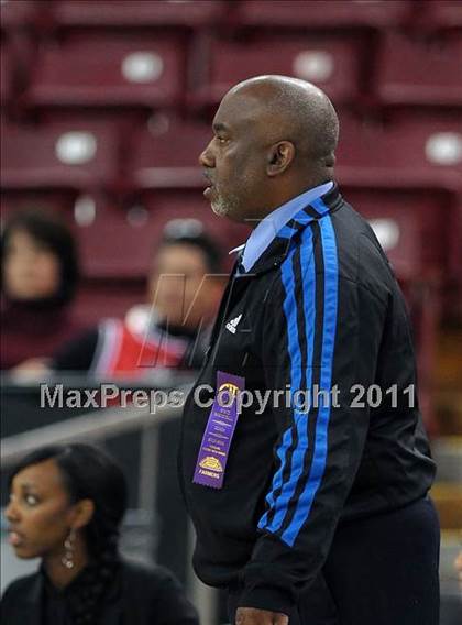 Thumbnail 2 in Windward vs. St. Mary's (CIF State D4 Final) photogallery.