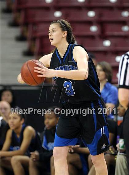 Thumbnail 3 in Windward vs. St. Mary's (CIF State D4 Final) photogallery.