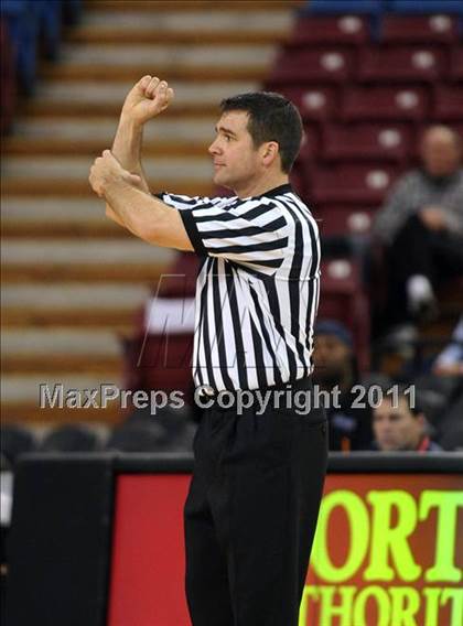 Thumbnail 2 in Windward vs. St. Mary's (CIF State D4 Final) photogallery.