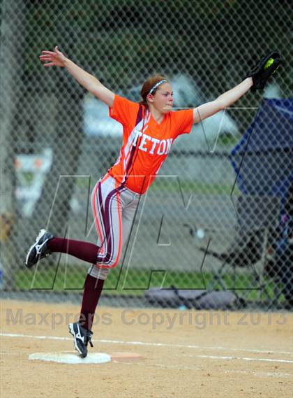 Thumbnail 1 in Teton vs Homedale (IHSAA 3A Playoff) photogallery.