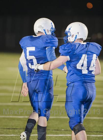 Thumbnail 3 in Glenwood City vs. Pittsville (WIAA D7 Level 4 Playoff) photogallery.