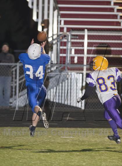 Thumbnail 1 in Glenwood City vs. Pittsville (WIAA D7 Level 4 Playoff) photogallery.