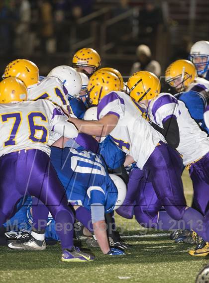 Thumbnail 3 in Glenwood City vs. Pittsville (WIAA D7 Level 4 Playoff) photogallery.