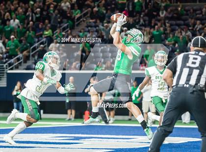 Thumbnail 1 in Carroll vs. DeSoto (UIL 6A DII Area Playoff) photogallery.