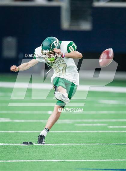 Thumbnail 1 in Carroll vs. DeSoto (UIL 6A DII Area Playoff) photogallery.