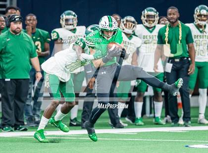 Thumbnail 1 in Carroll vs. DeSoto (UIL 6A DII Area Playoff) photogallery.