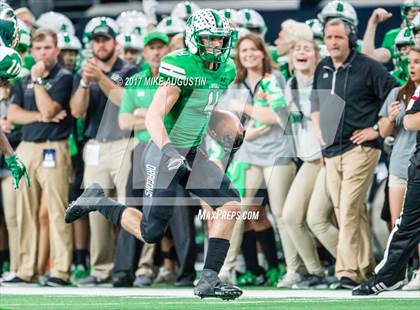 Thumbnail 3 in Carroll vs. DeSoto (UIL 6A DII Area Playoff) photogallery.