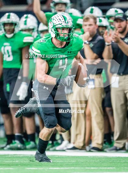Thumbnail 1 in Carroll vs. DeSoto (UIL 6A DII Area Playoff) photogallery.