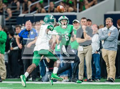 Thumbnail 1 in Carroll vs. DeSoto (UIL 6A DII Area Playoff) photogallery.