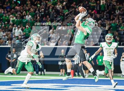 Thumbnail 3 in Carroll vs. DeSoto (UIL 6A DII Area Playoff) photogallery.