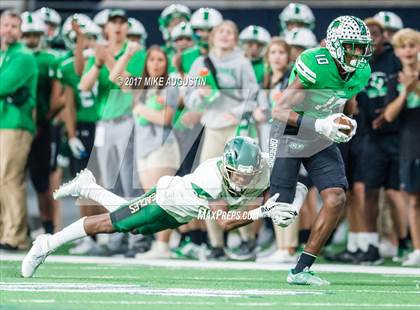 Thumbnail 2 in Carroll vs. DeSoto (UIL 6A DII Area Playoff) photogallery.