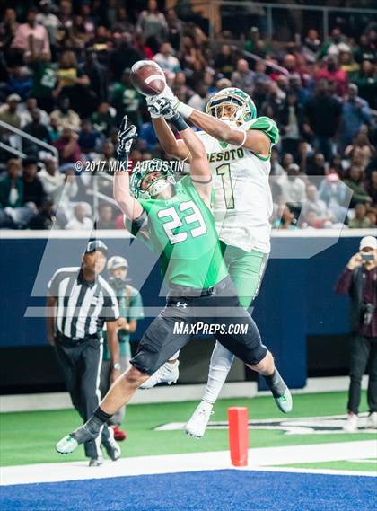 Thumbnail 3 in Carroll vs. DeSoto (UIL 6A DII Area Playoff) photogallery.