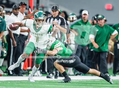 Thumbnail 2 in Carroll vs. DeSoto (UIL 6A DII Area Playoff) photogallery.
