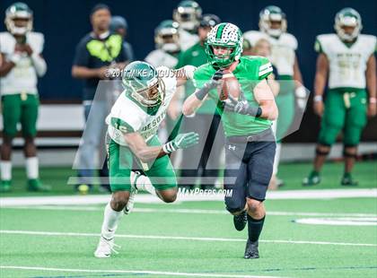 Thumbnail 3 in Carroll vs. DeSoto (UIL 6A DII Area Playoff) photogallery.