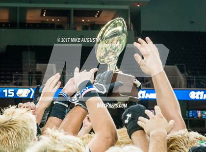 Thumbnail 3 in Carroll vs. DeSoto (UIL 6A DII Area Playoff) photogallery.