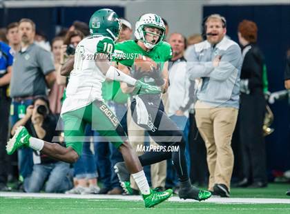 Thumbnail 2 in Carroll vs. DeSoto (UIL 6A DII Area Playoff) photogallery.